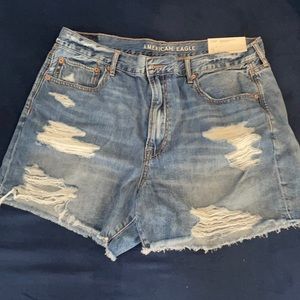 American Eagle 90’s boyfriend destroyed shorts
